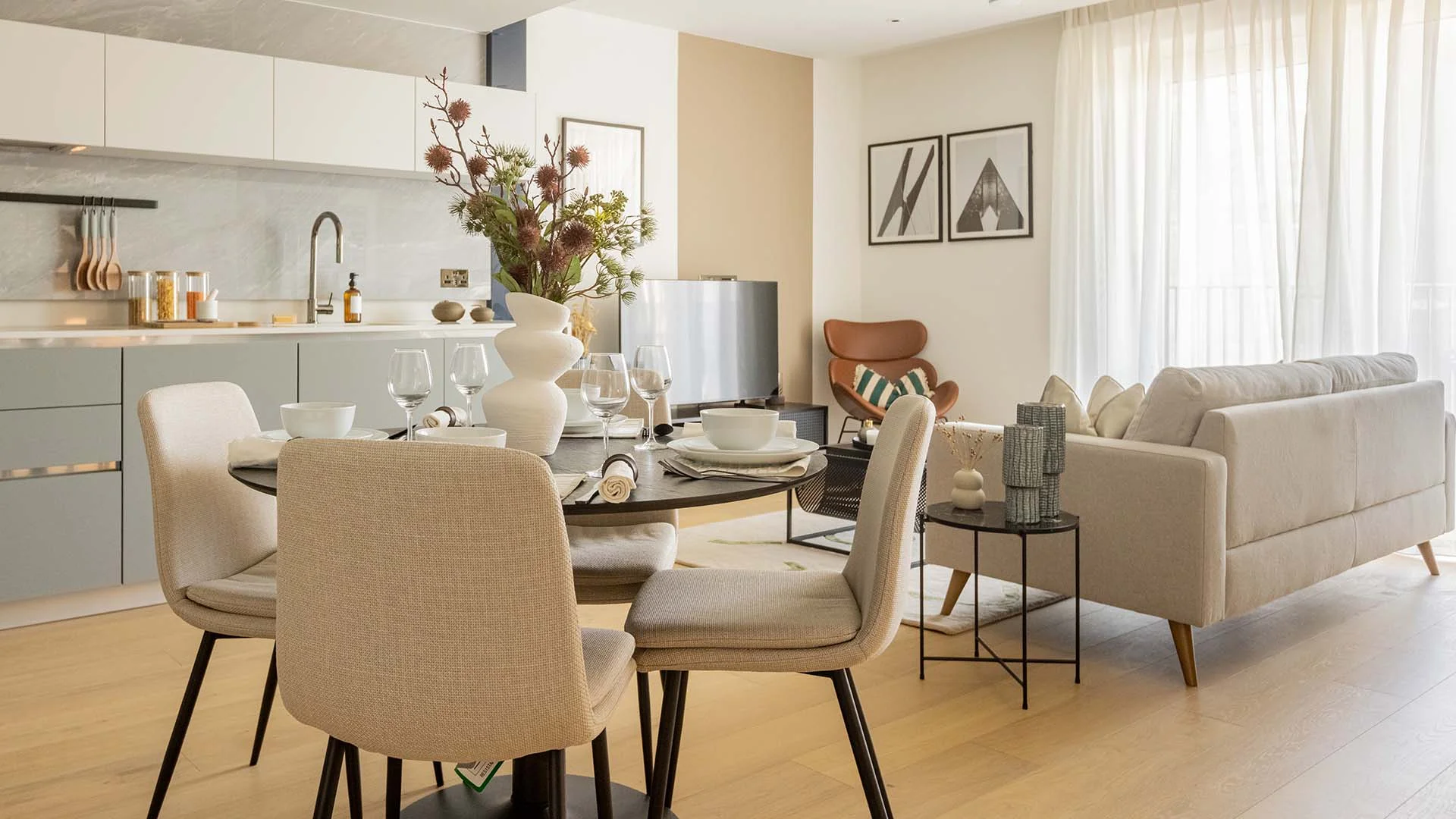 White City Living Luxury Furnished Apartment London