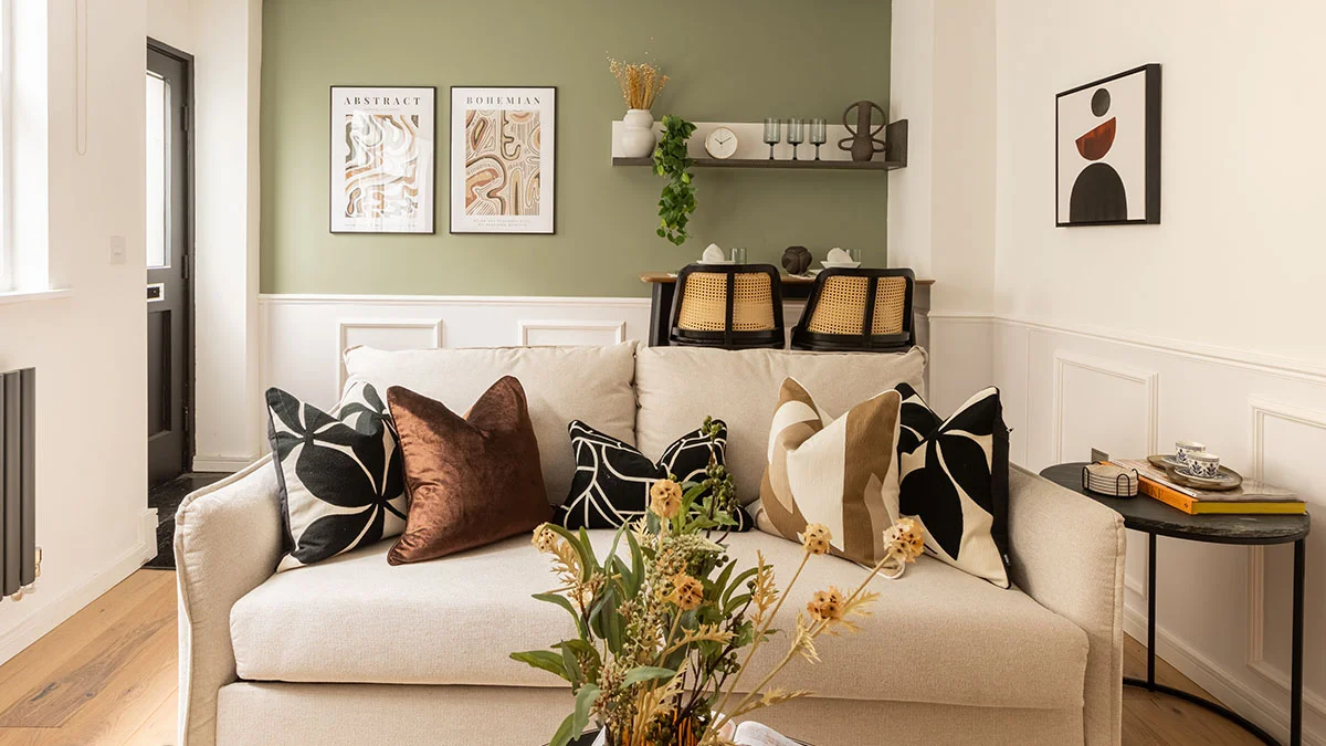 Guest-Ready Interiors Built for High-Turnover Use
